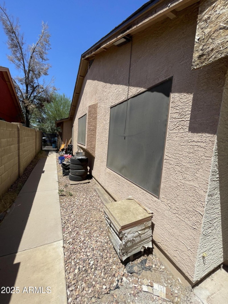 SunscreenedWindows_8717WWilshire