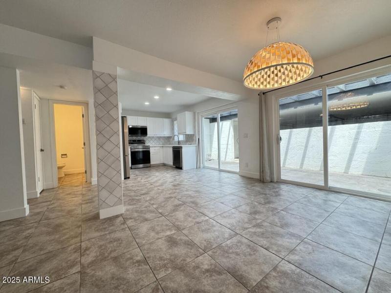 EE135743-E350-4B1B-A32B-14076813CC9F_1_1