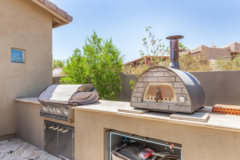 Built In Outdoor Kitchen
