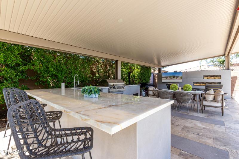 full outdoor kitchen