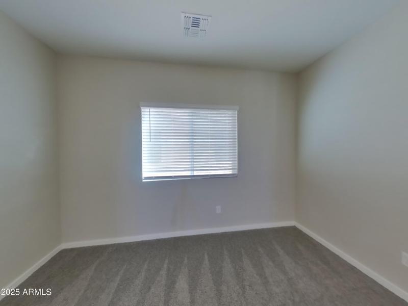 12_pc_jlfEAtzUaB_OcxueEkKKd_layout_0