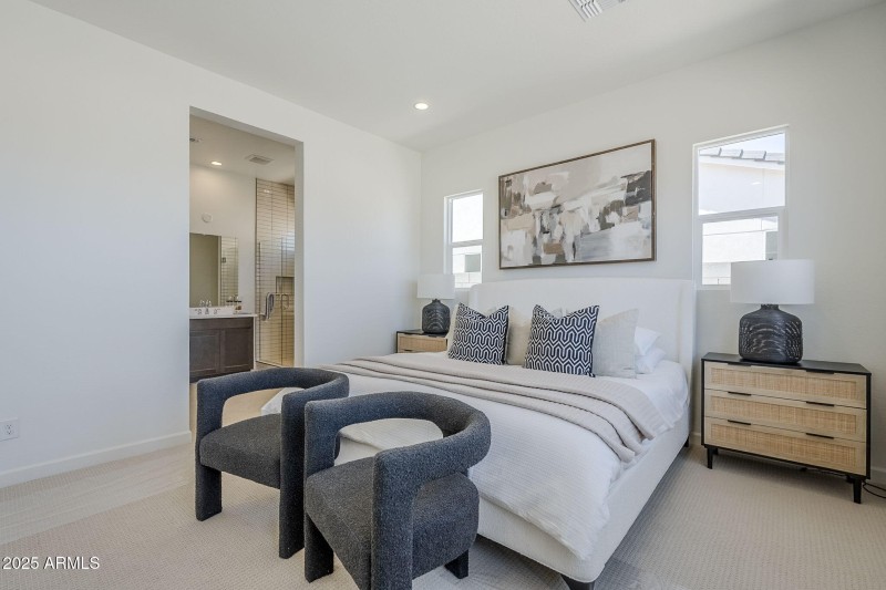 Primary Bedroom W Seating Area