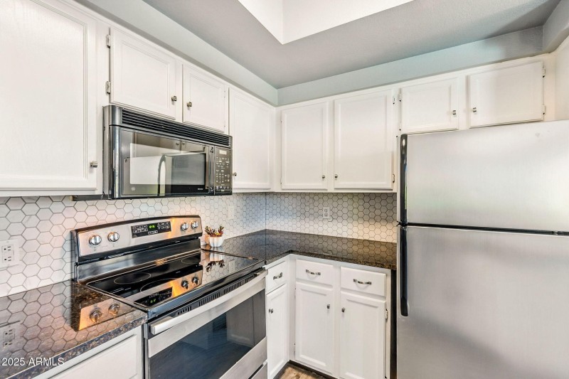 15-web-or-mls-Becker-15