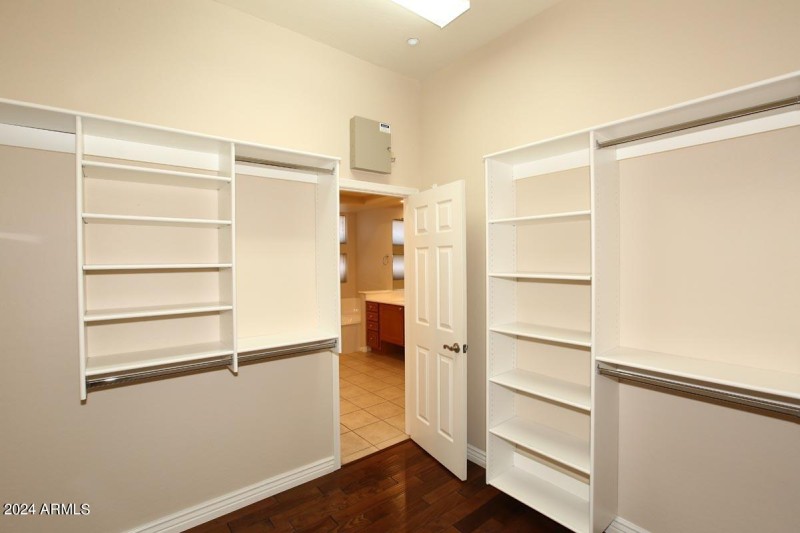Master Walk-in Closet2