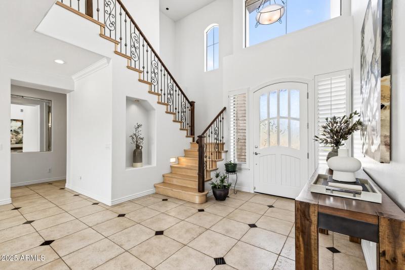 5312 N Sierra Hermosa