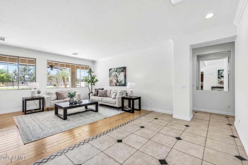 5312 N Sierra Hermosa