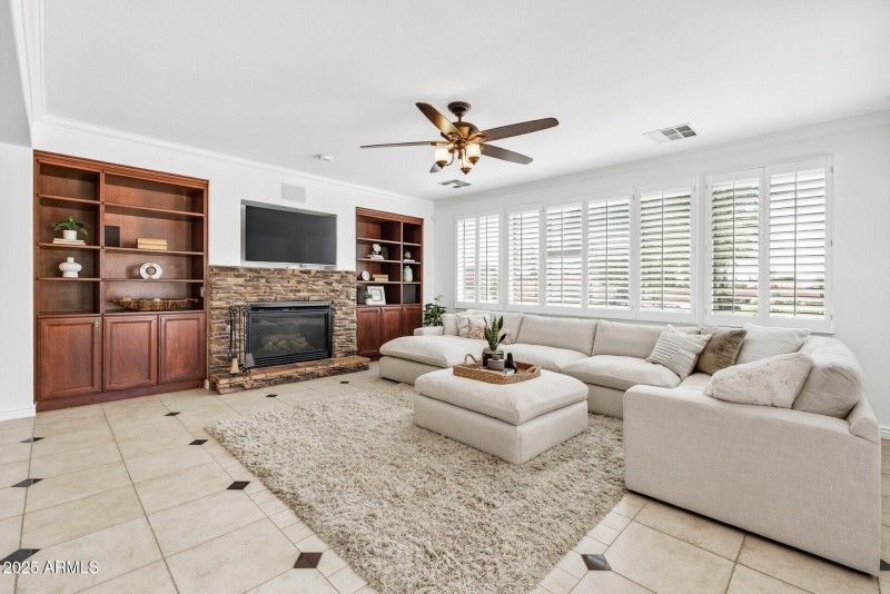 5312 N Sierra Hermosa