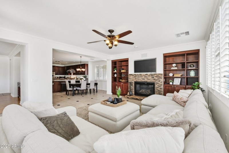 5312 N Sierra Hermosa