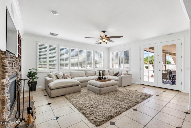 5312 N Sierra Hermosa