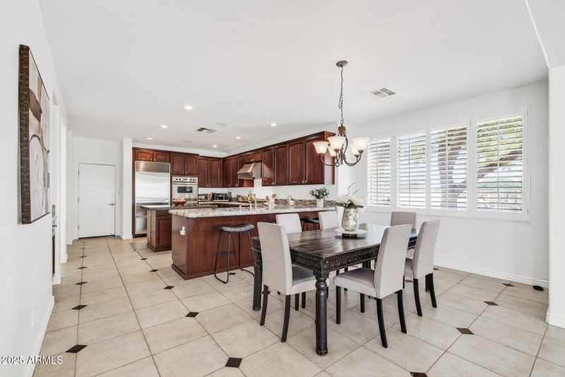 5312 N Sierra Hermosa