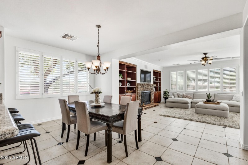 5312 N Sierra Hermosa