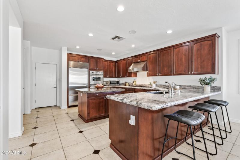 5312 N Sierra Hermosa