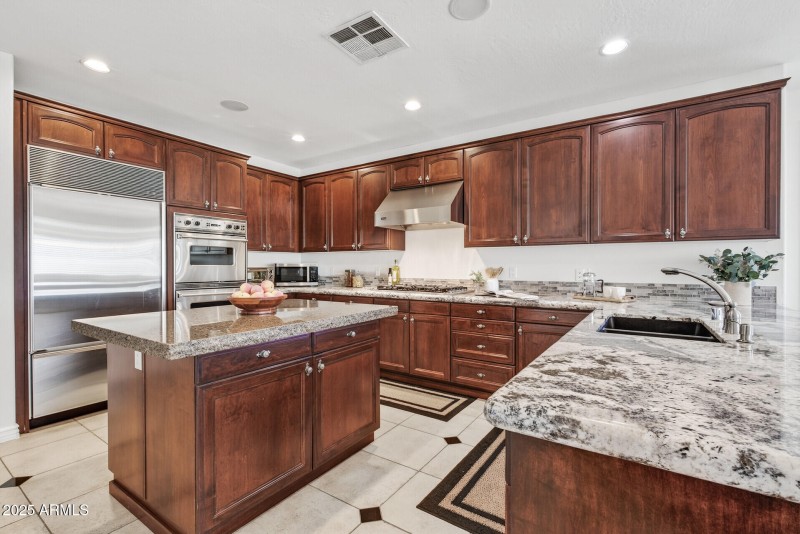 5312 N Sierra Hermosa