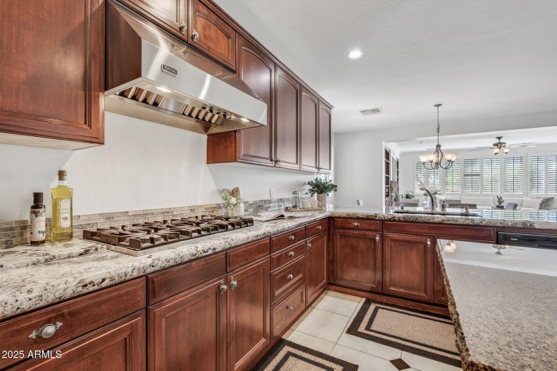 5312 N Sierra Hermosa