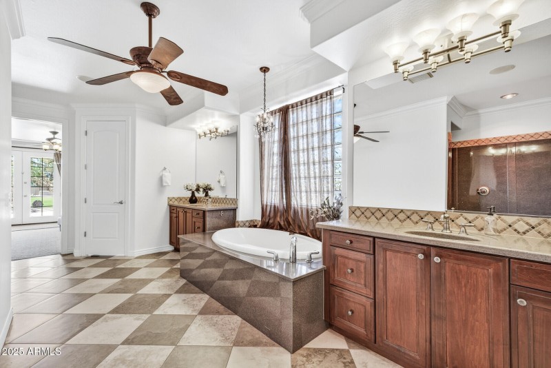 5312 N Sierra Hermosa