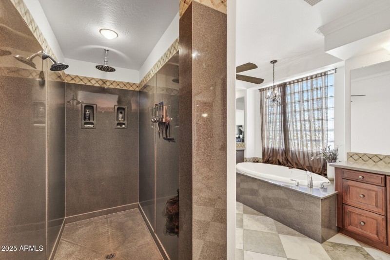 5312 N Sierra Hermosa