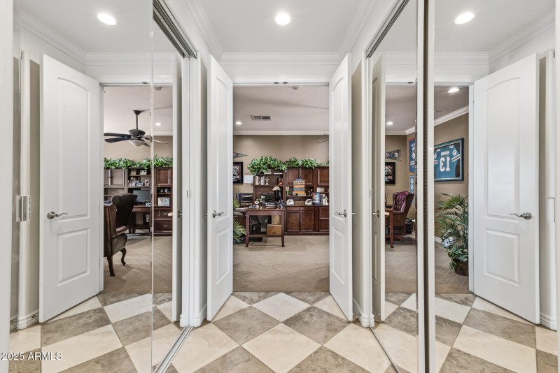 5312 N Sierra Hermosa