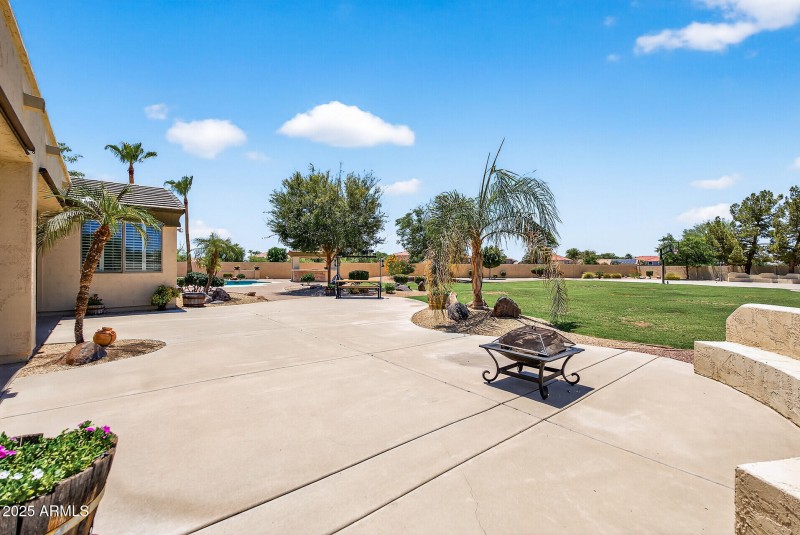 5312 N Sierra Hermosa