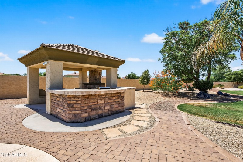 5312 N Sierra Hermosa