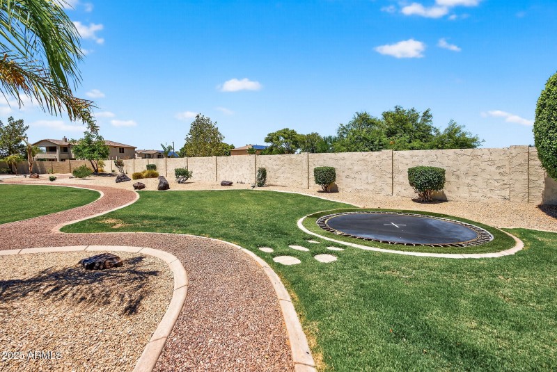 5312 N Sierra Hermosa