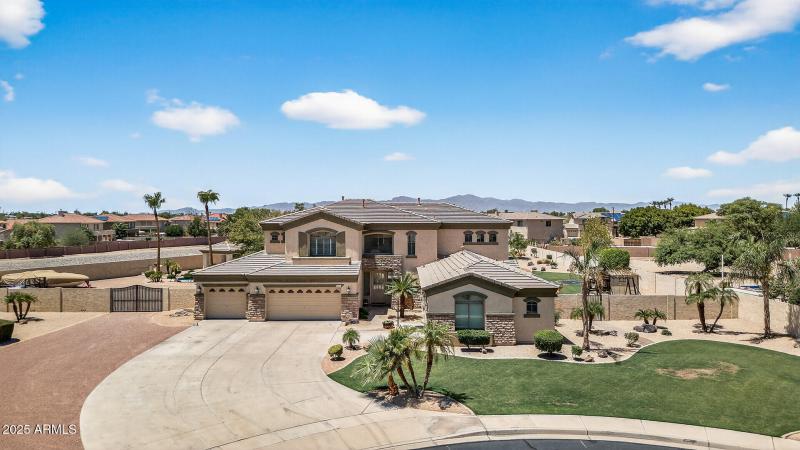 5312 N Sierra Hermosa