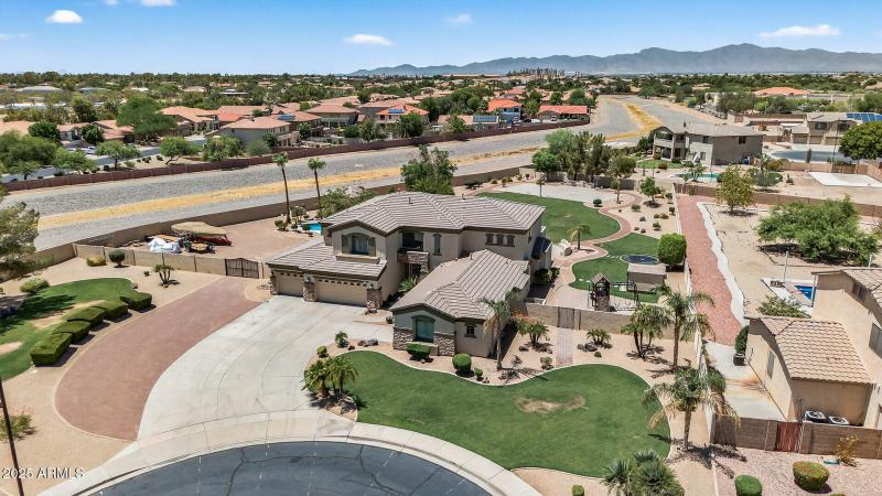 5312 N Sierra Hermosa