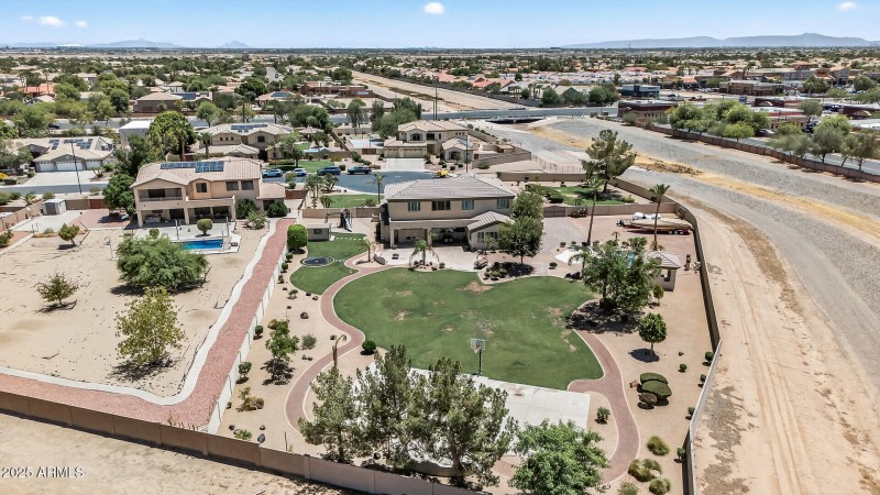 5312 N Sierra Hermosa