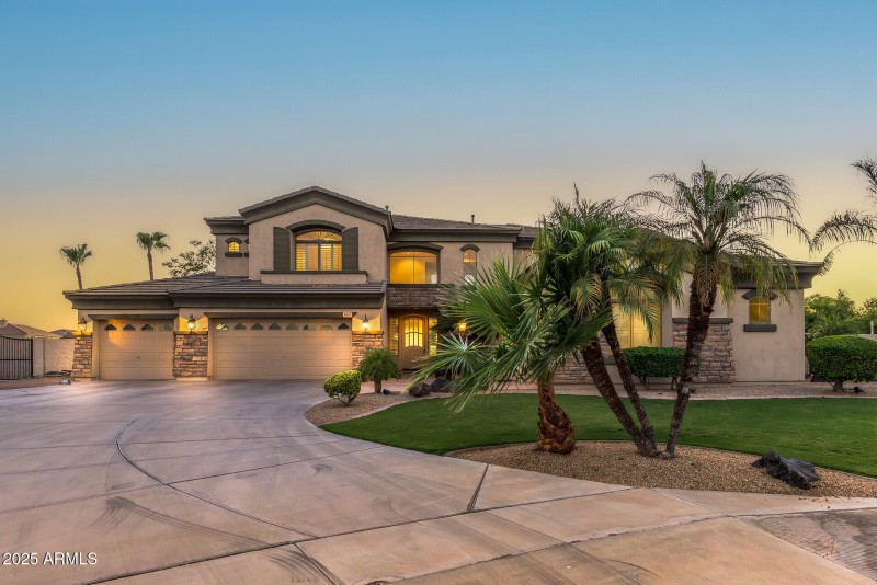 5312 N Sierra Hermosa