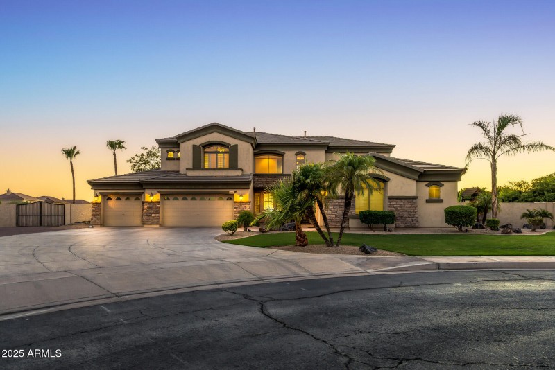 5312 N Sierra Hermosa