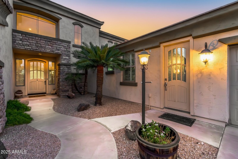 5312 N Sierra Hermosa