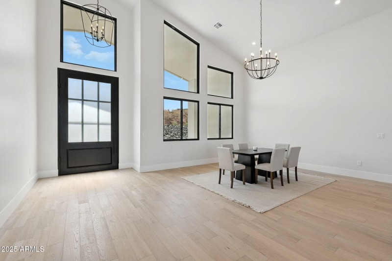 35-web-or-mls-South Veronica-35