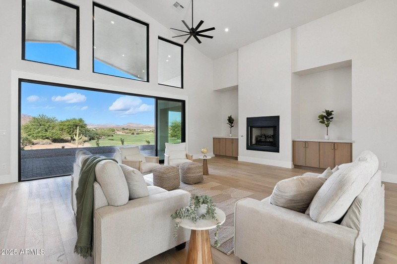 49-web-or-mls-South Veronica-49