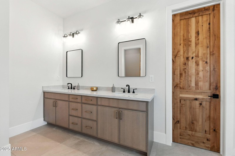 76-web-or-mls-South Veronica-76