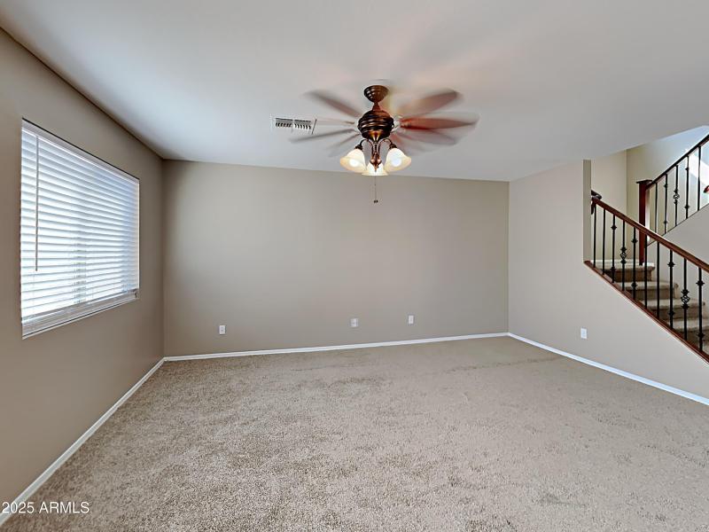 1004915.8559 W Jocelyn Terrace