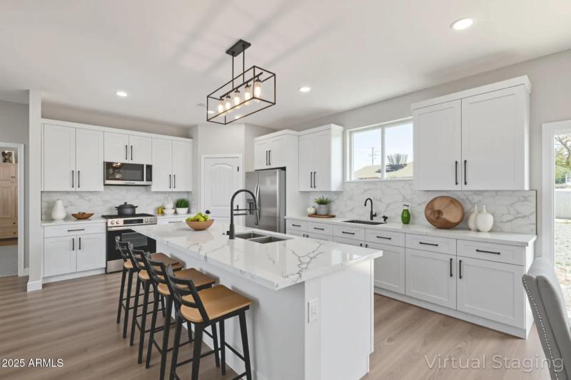 13 - Lincoln Virtual Staging