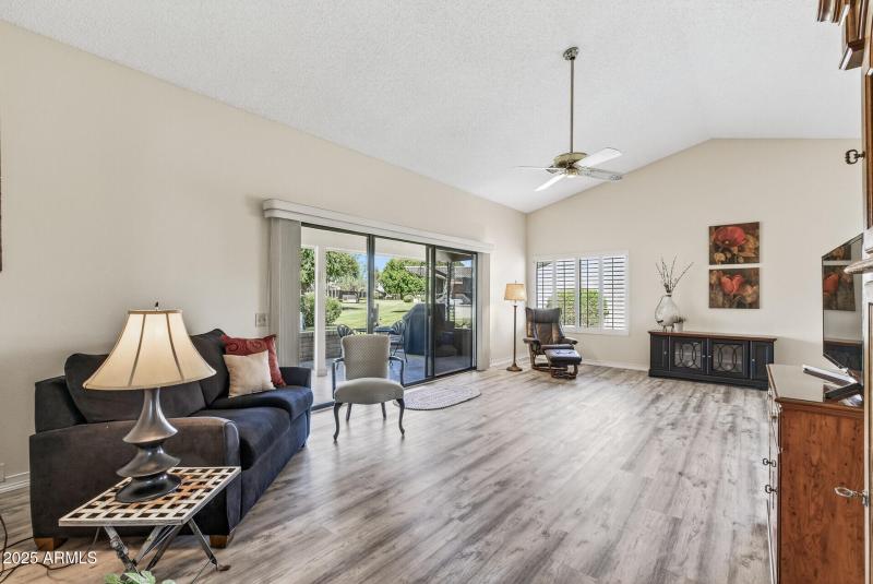 Living Room towards Grass Back