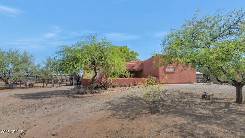 27324 N 219th Ave-large-006-010-27324 N