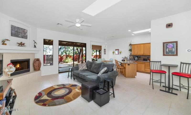 27324 N 219th Ave-large-014-020-27324 N