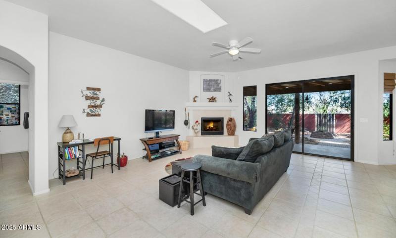 27324 N 219th Ave-large-015-014-27324 N