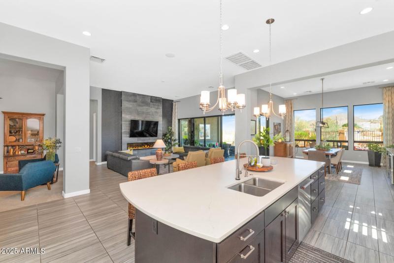 2352 N Estates Cir-large-013-010-2352 N