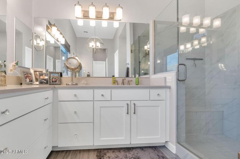 2352 N Estates Cir-large-021-024-2352 N