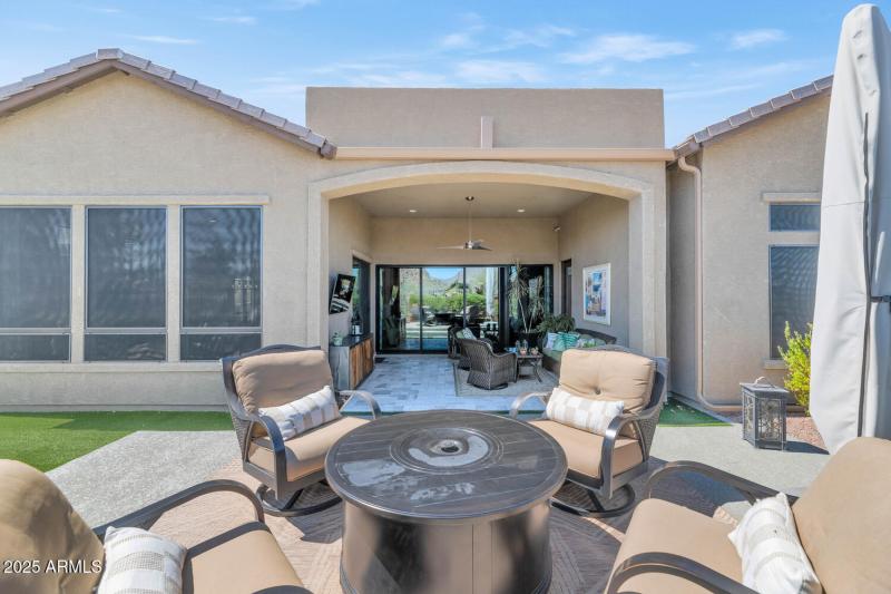 2352 N Estates Cir-large-039-043-2352 N