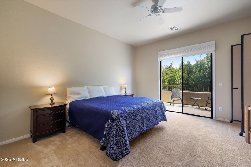 Ensuite bedroom upstairs