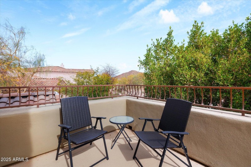 Deck off ensuite w/views