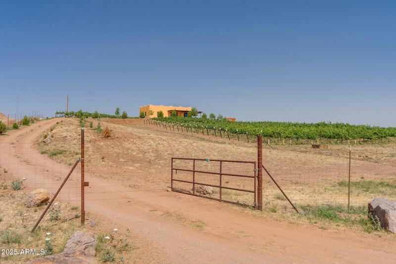 21-web-or-mls-Harvest Dr-1