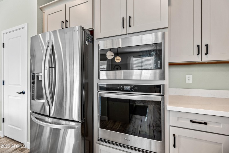 STAINLESS STEEL APPLIANCES