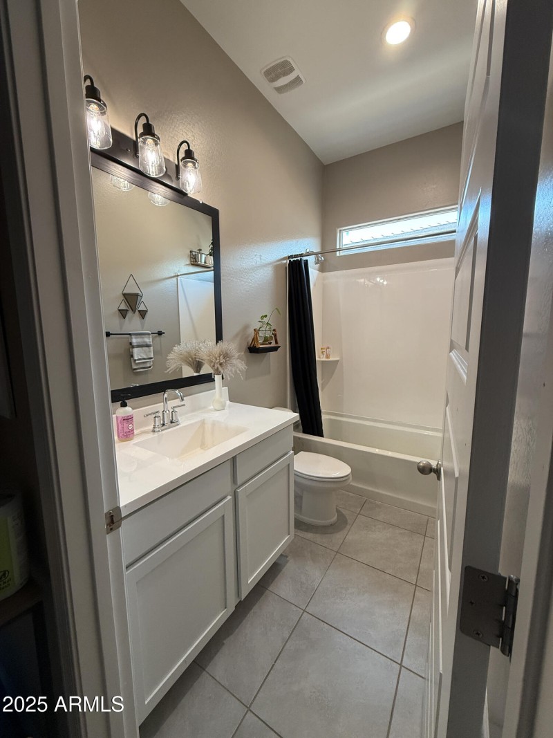 4) 61040-688c1e008f3de