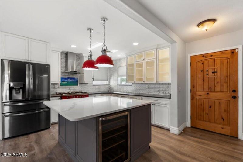 06-1312 E Clifton Ave