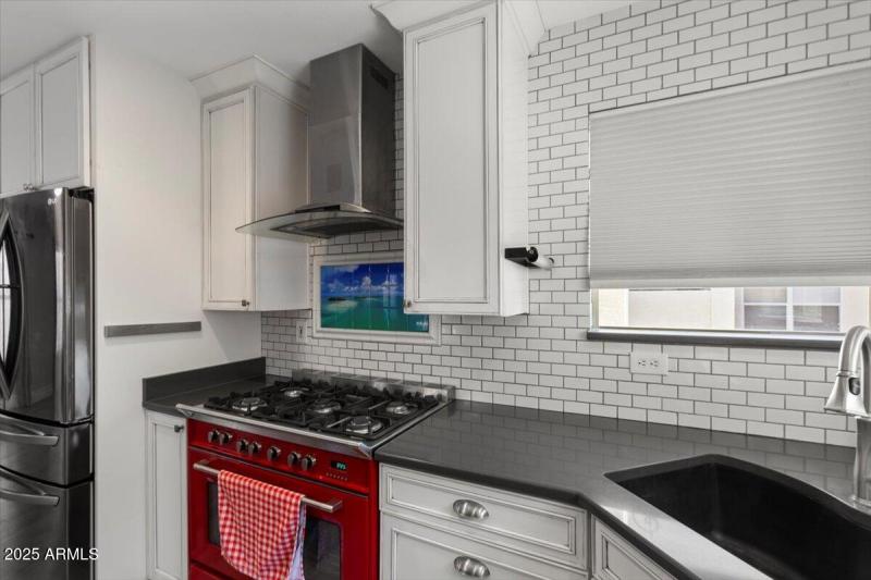 09-1312 E Clifton Ave