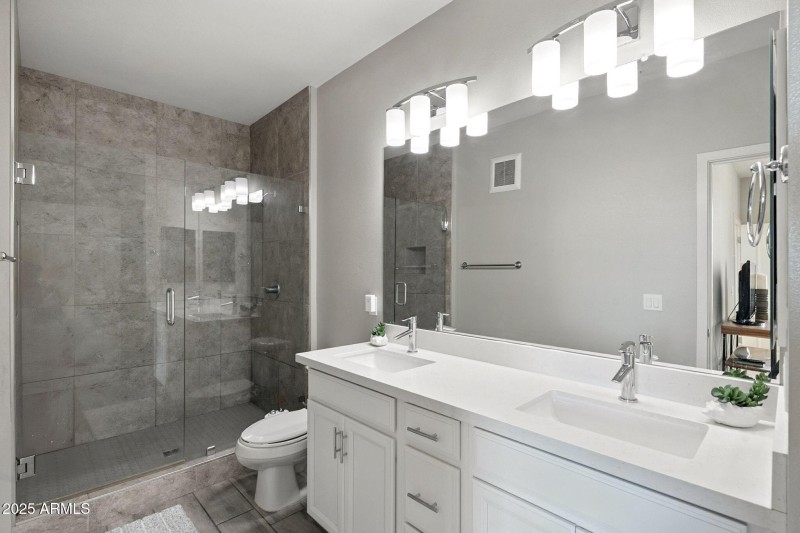 Primary Bathroom w/Double Sink Vanity